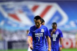 开云在线入口 -关于窗口期突围战来临，多特蒙德围绕亚冠队长鼓劲，悬念犹存，轮换策略成焦点的信息