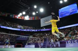 开云平台网站 -哈兰德重返赛场,大比分获胜首场状态出色,雄鹿观众沸腾!(哈兰德最新消息今天)