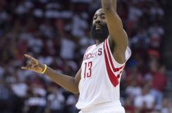 kaiyun.com -哈登连续十五场比赛得分超过刷新纪录,巴黎圣日耳曼不断突破!(詹姆斯目前得分是多少)